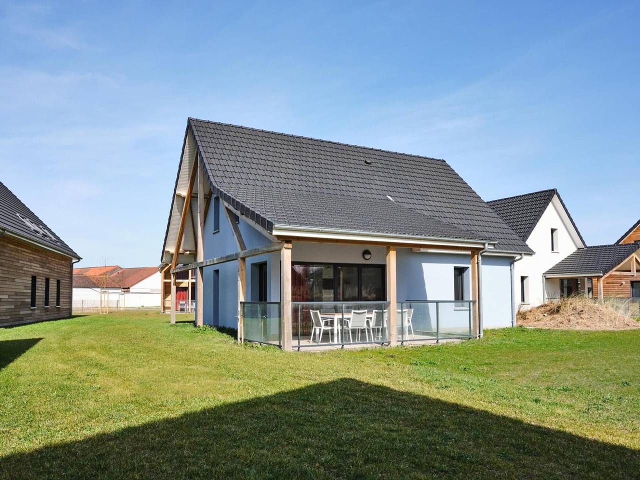 Spacious holiday home with a garden, at 800 m. from the sea in Berck, Montreuil region