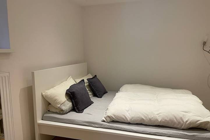 Ganze Wohnung, Voll möblierte Ferienwohnung 50qm an Feriengäste oder Monteure zu vermieten in Freudenberg (Siegerland), Kreis Siegen-Wittgenstein