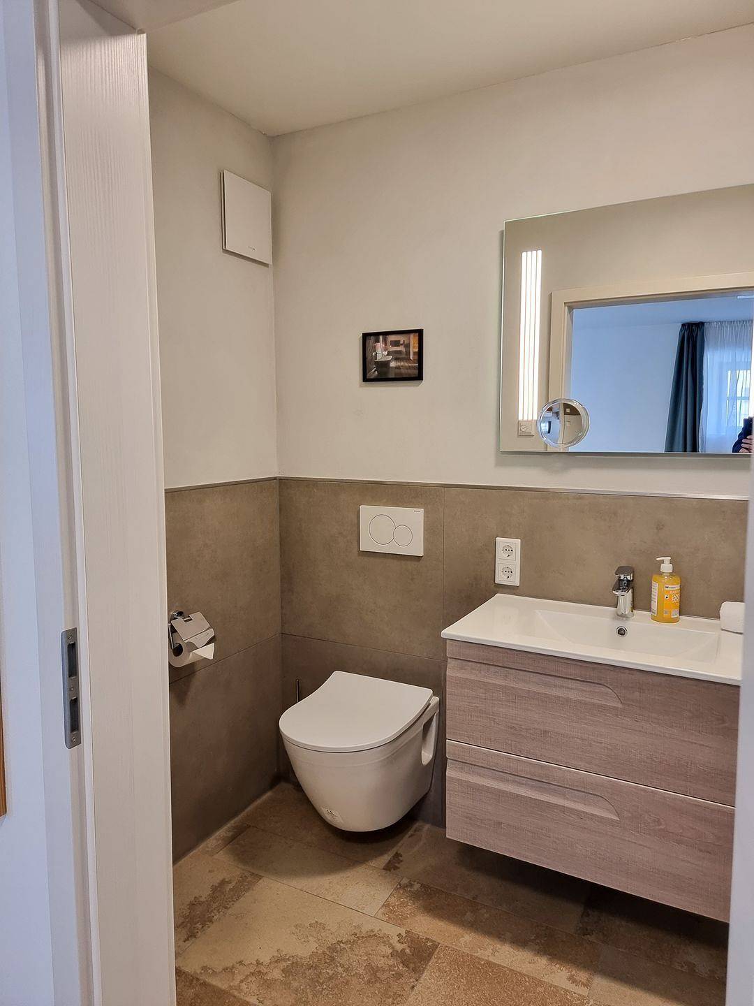 Ganze Wohnung, Modernes Appartement mit Terrasse, zentral in Muhr am See, 5-Sterne-Komfort in Muhr am See, Fränkisches Seenland