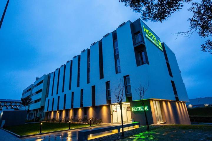 Hôtel pour 3 personnes, avec vue et terrasse à Maia - 2