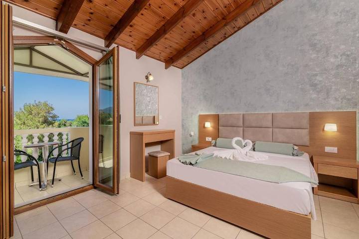 Bungalow für 4 Personen, mit Balkon und Terrasse sowie Garten auf Zakynthos
