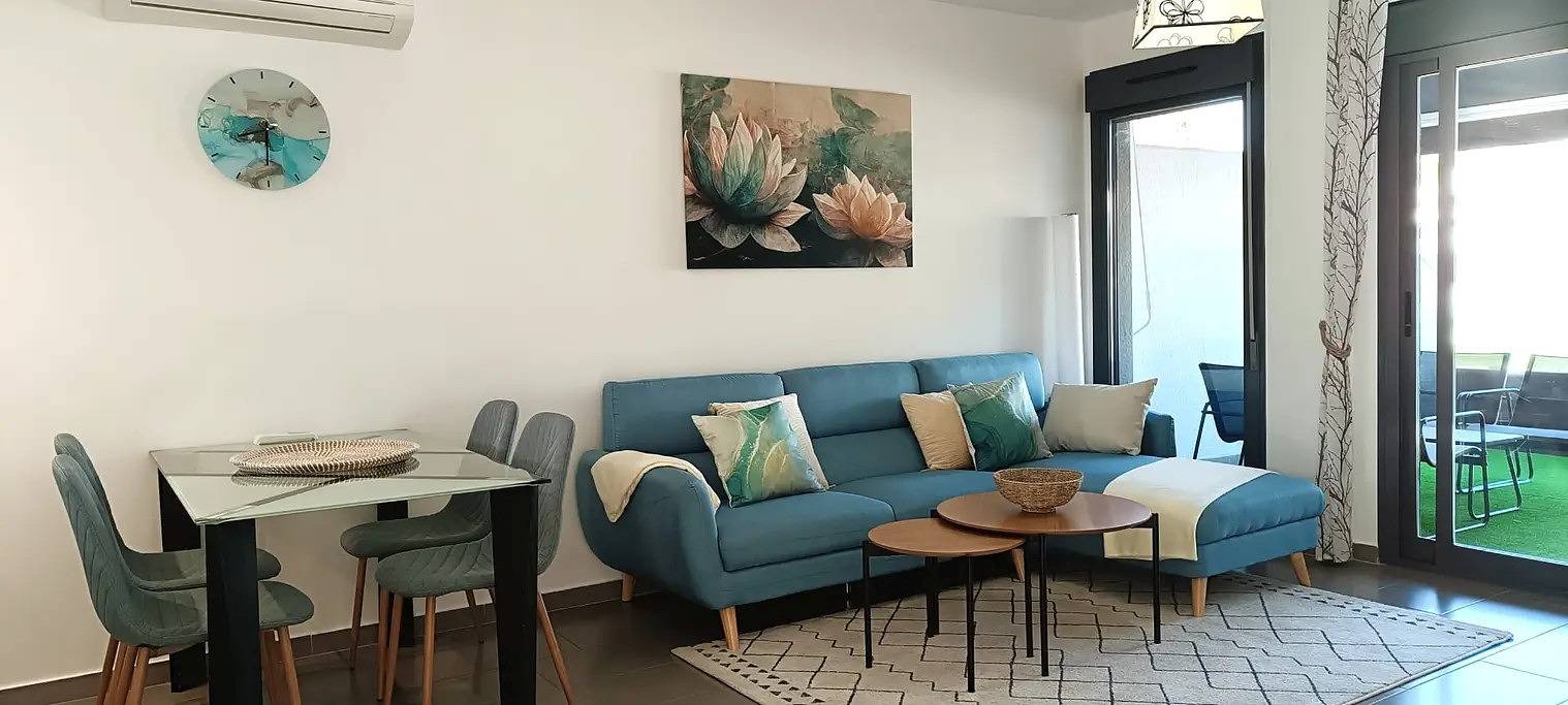 Appartement entier, Appartement de vacances pour 4 personnes avec terrasse in La Zenia, Orihuela