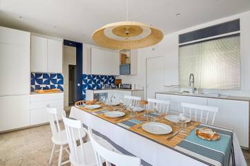 Vacation Rental for 8 Guests in Marseille, Marseille region, Picture 3