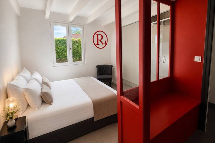 House for 11 people with a pool in La Rochelle in La Rochelle, Región de La Rochelle
