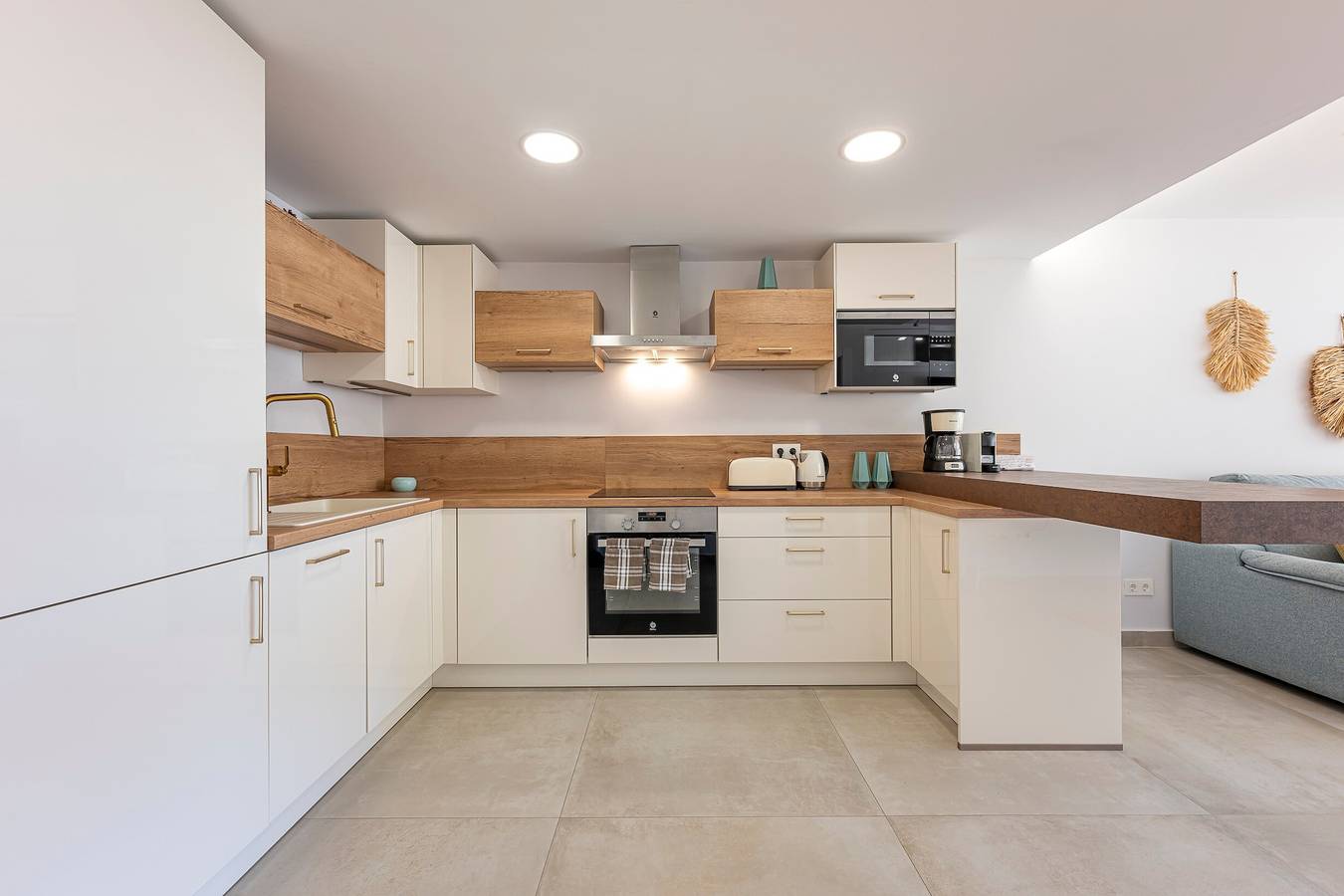 Ganze Wohnung, Modernes Apartment direkt am Strand auf der Promenade von Marbella in Marbella Zentrum, Marbella