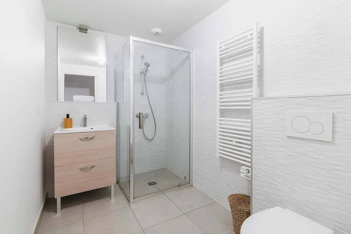 Apartamento entero, Studio lumineux avec terrasse Courbevoie - 2P in Courbevoie, Altos del Sena