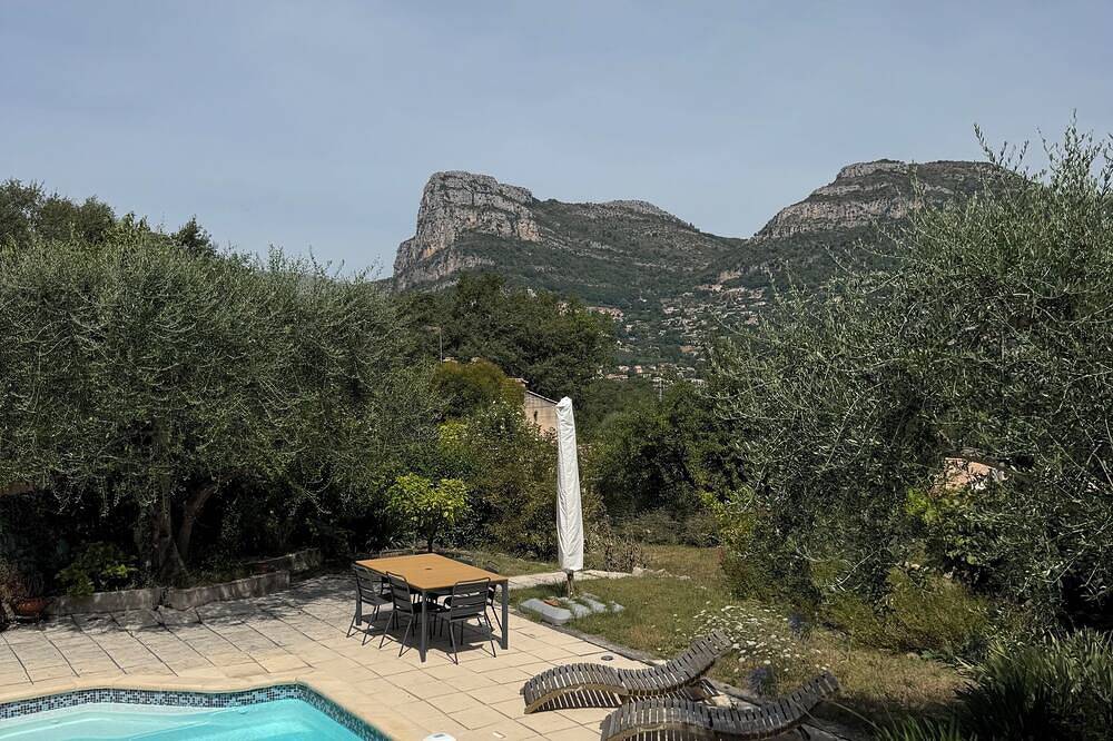 Entire apartment, Bas de villa La Rieuse in La Gaude, Cannes region