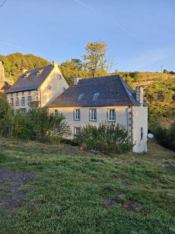 Cottage pour 5 personnes, avec jardin à Besse-et-Saint-Anastaise