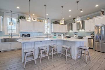 Vacation Rental for 20 Guests in Gulf Shores, Mobile Bay, Picture 3