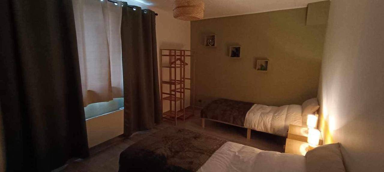 Appartement entier, Two-Bedroom Apartment in Feuquières, Oise