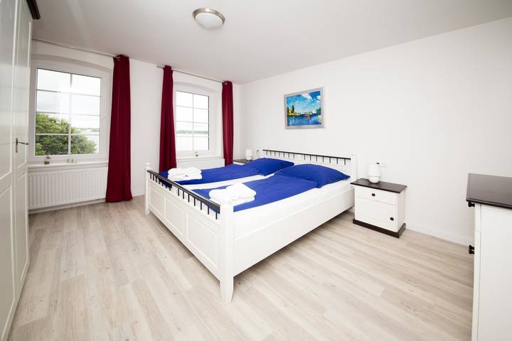 Ferienwohnung für 6 Personen, mit Terrasse und Whirlpool sowie Sauna und Garten, mit Haustier