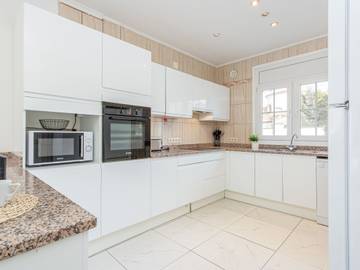 Vakantiehuis voor 16 Personen in Castelló d'Empúries, Costa Brava, Afbeelding 3