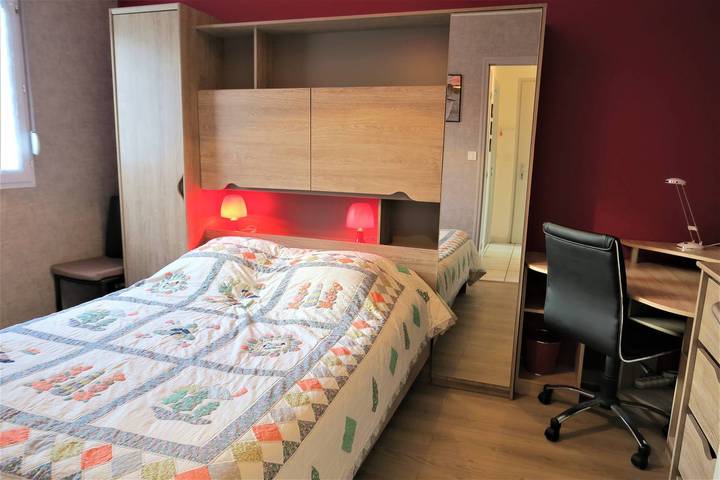 Appartement entier, Appartement Vue Mer avec terrasse et Wifi à Perros-Guirec in Perros-Guirec, Côte de Granit Rose