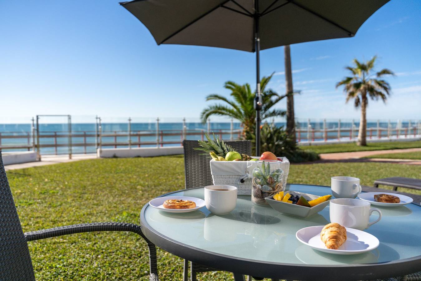 Maison en bord de mer - Vue sur mer - Dona Lola Beach Resort - Marbella - Mijas in Sitio de Calahonda, Mijas
