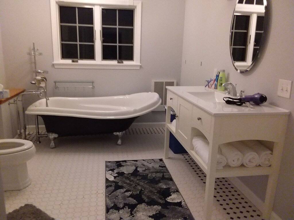 Get ready for Summer! Beach, fish, surf, Kennebunkport & Une, Portland in Biddeford, York County