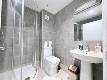 Holiday Apartment for 6 People in Tower Hamlets, London, Photo 2