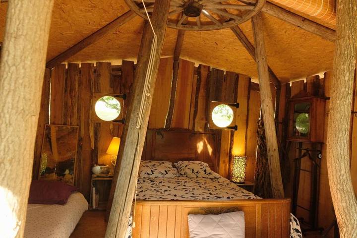 Maison d’hôte pour 9 personnes, avec bassin pour enfant et piscine ainsi que vue et jardin