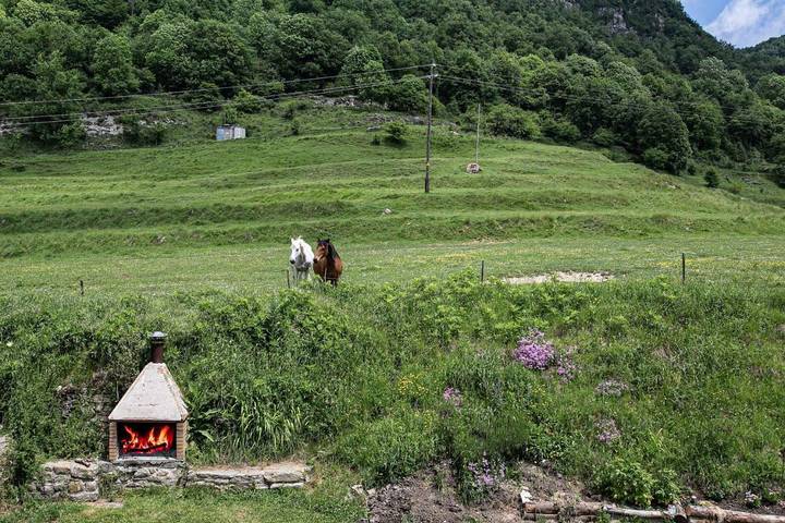 Casa rural para 6 personas, con jardín y vistas, Se admiten mascotas en Osona - 2