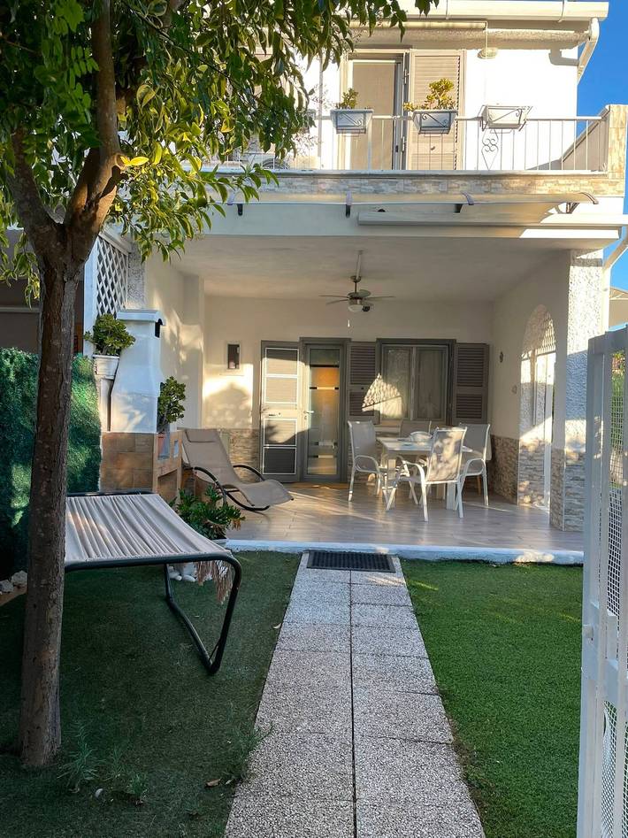 Ferienhaus „Villa Marylou“ mit Bergblick, WLAN und Klimaanlage in Cassano allo Ionio, Golf von Tarent