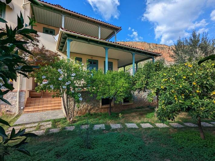 Gîte pour 3 personnes, avec vue et jardin dans Leonidion - 4