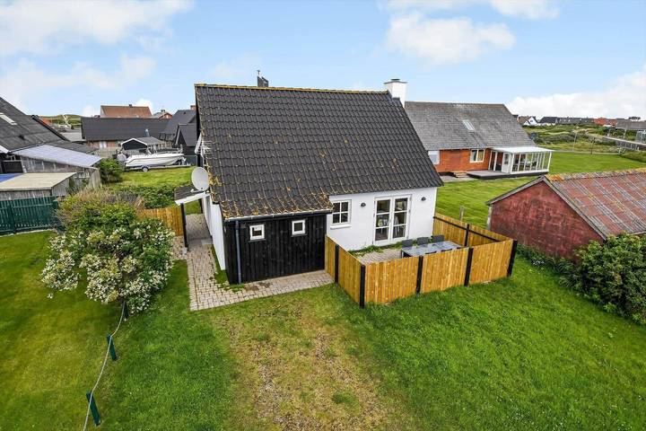 Ferienhaus für 6 Personen, mit Terrasse und Sauna sowie Whirlpool, mit Haustier