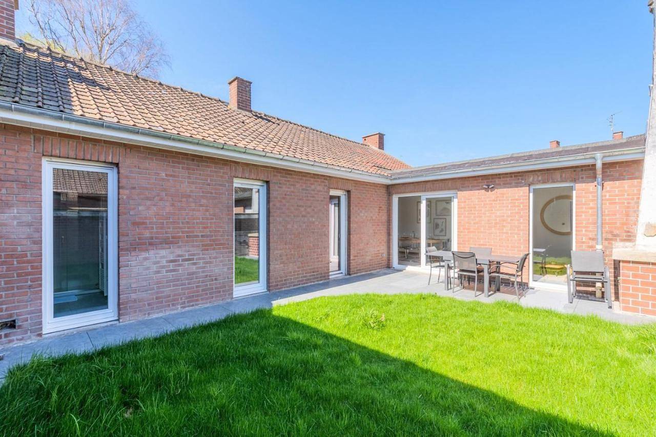 Bright and renovated house for 8 people parking in Marcq-en-Barœul, Région de Lille