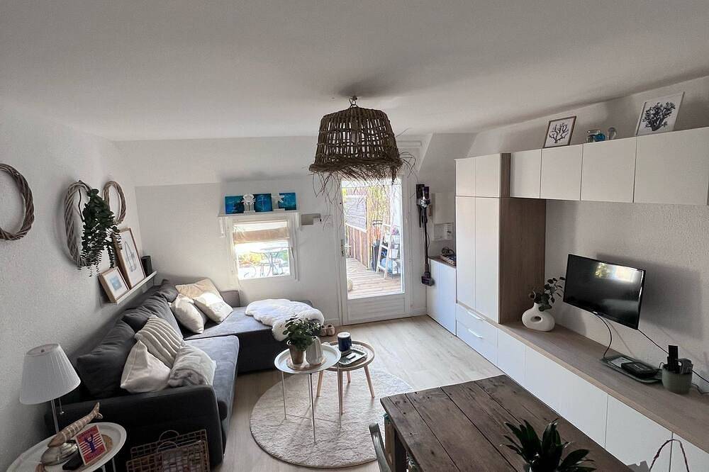 Small house, direct access to beach and coastal paths in Larmor-Baden, Côte des Mégalithes