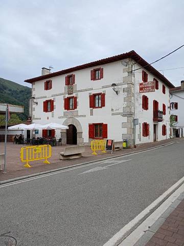 Gîte pour 4 personnes, avec terrasse et vue à Valcarlos
