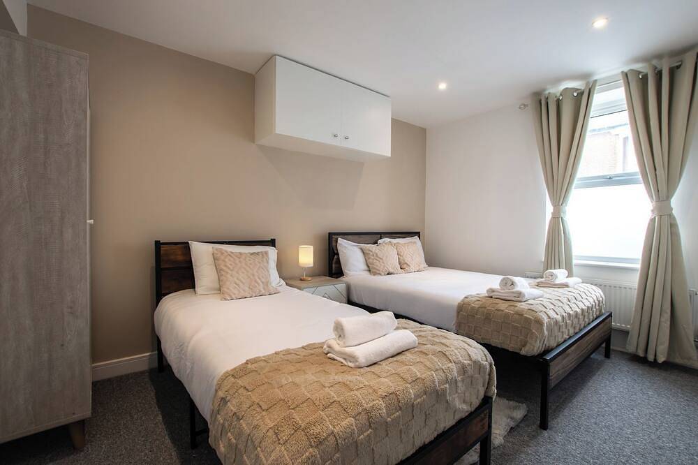 Open Mind Property - Hot tub with 7 beds in Portsmouth, Südostengland