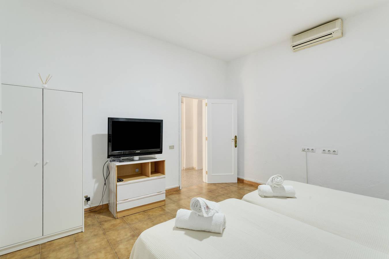 Room 4 with Shared Terrace and Wi-Fi in Arinaga, Agüimes