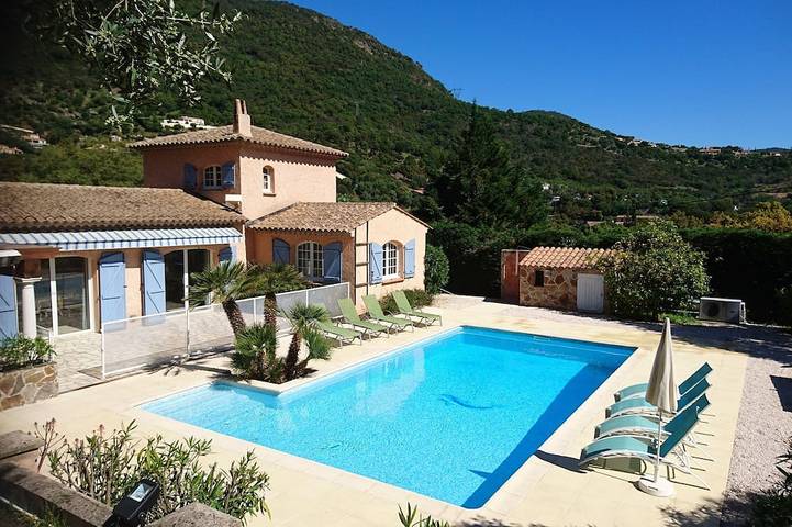 Villa pour 8 personnes, avec terrasse et jardin, animaux acceptés à Cavalaire-sur-Mer