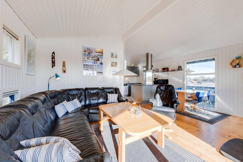 Feriehus med fjordudsigt tæt på stranden in Årgab, Holmsland Klit