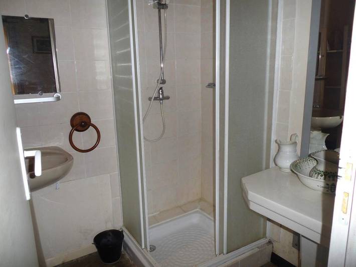 Gîte pour 3 personnes, avec vue ainsi que jardin et terrasse à Lopérec - 4