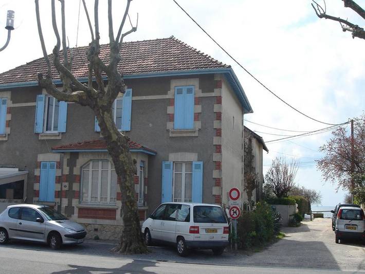 Gîte pour 4 personnes, avec terrasse dans Plage De La Jetee Andernos Les Bains - 3