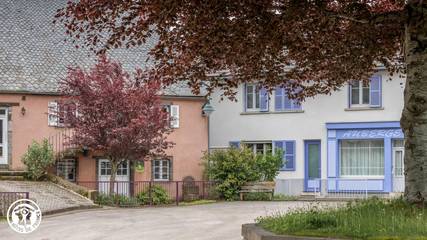 Gîte pour 15 personnes, avec jardin à Vernines