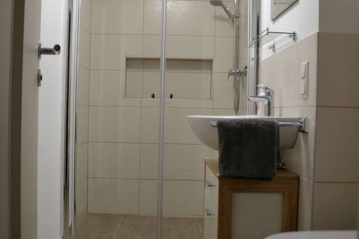 Ganze Wohnung, Ferienwohnung in sehr ruhiger Lage, 12 km bis  zum Europa Park Rust in Herbolzheim, Südschwarzwald