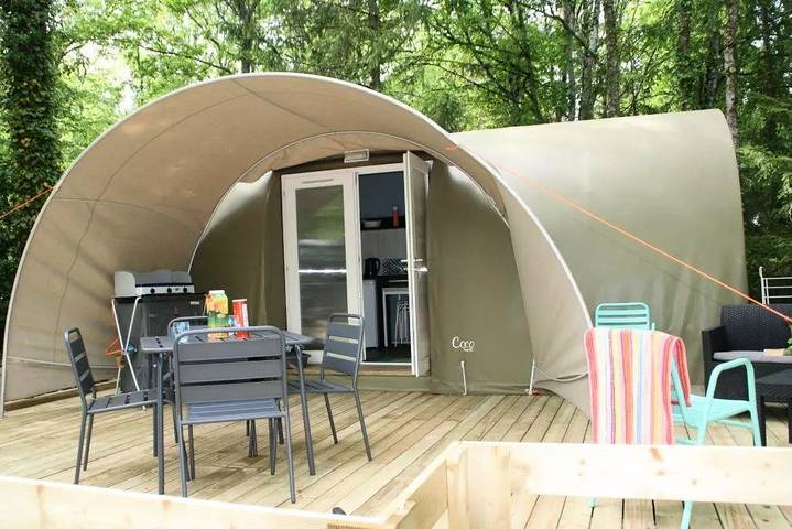 Camping voor 4 personen, met zwembad en uitzicht, met huisdier in Bourgondië
