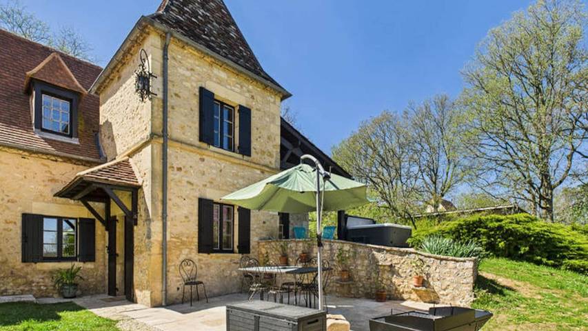 Gîte pour 9 personnes, avec jardin à Mauzens-et-Miremont