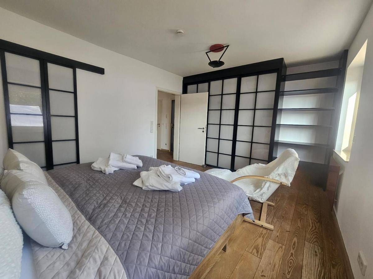 Ganze Wohnung, Residence Moai - Gardenview - Business Travel - kostenloser Parkplatz, Glasfaser, Waschtrockner, Smart Tv, Qbo Essential, ergonomischer Schreibtisch in Erlangen, Franken