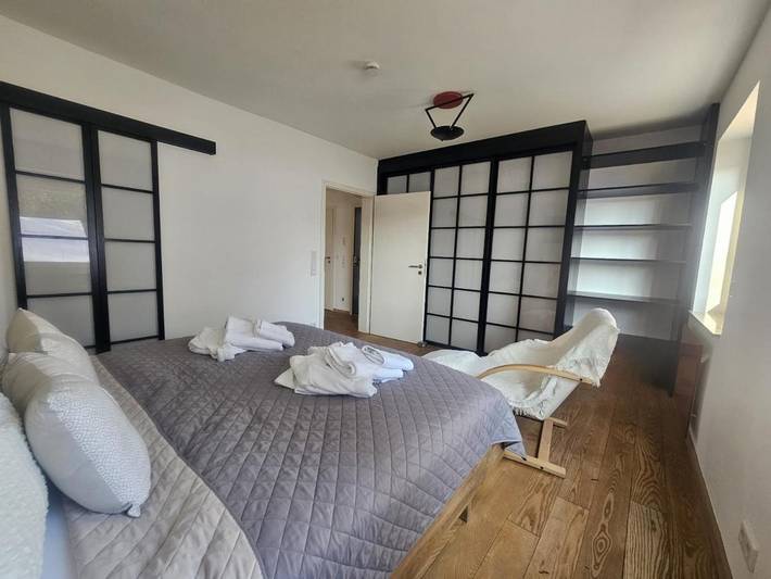 Ferienwohnung für 6 Personen, mit Balkon und Terrasse sowie Garten und Ausblick in Erlangen - 4