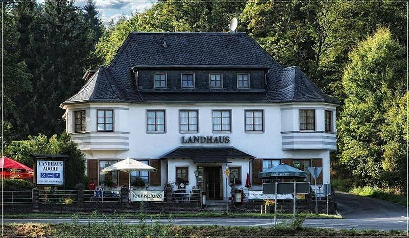 Hotel für 2 Personen, mit Terrasse und Garten in Adorf