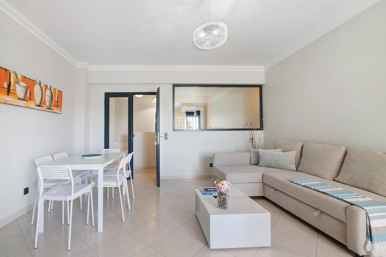 Casa Vacanze 'Edificio Nora - Quarteira' con Balcone, Wi-Fi e Aria Condizionata in Quarteira, Distretto di Faro