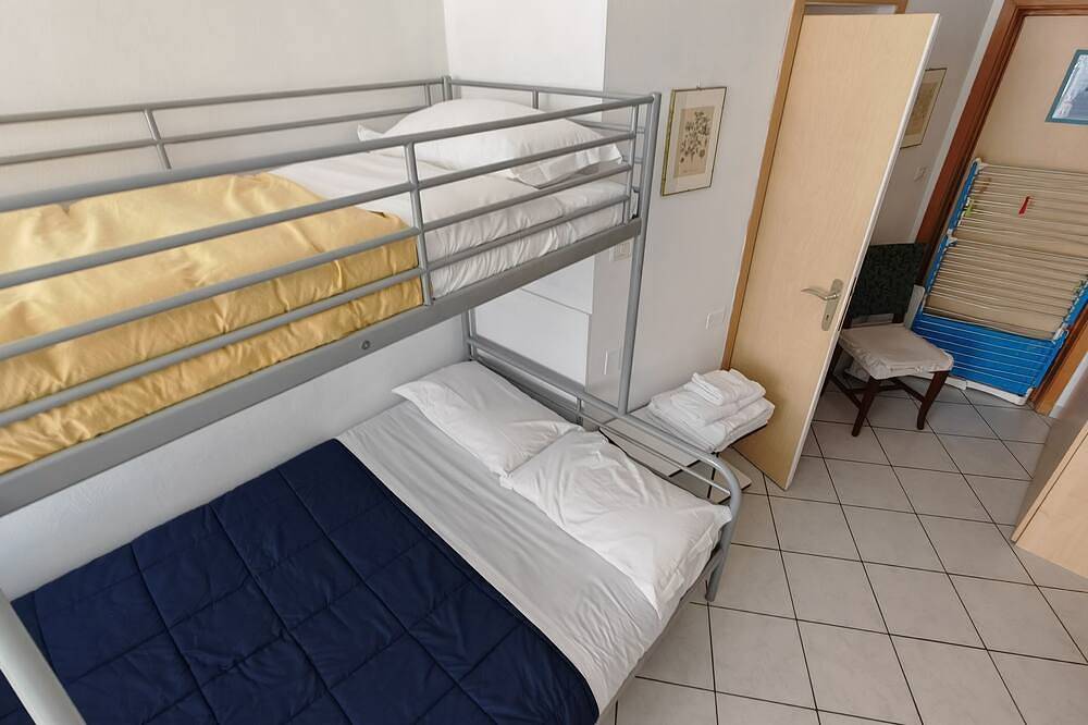Entire apartment, Self-catering apartment on the Lake of Garda - Apartment 228 in Corno (Garda), Garda