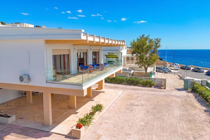 Ferienhaus für 11 Personen, mit Meerblick und Balkon sowie Terrasse und Kinderpool in Italien - 2