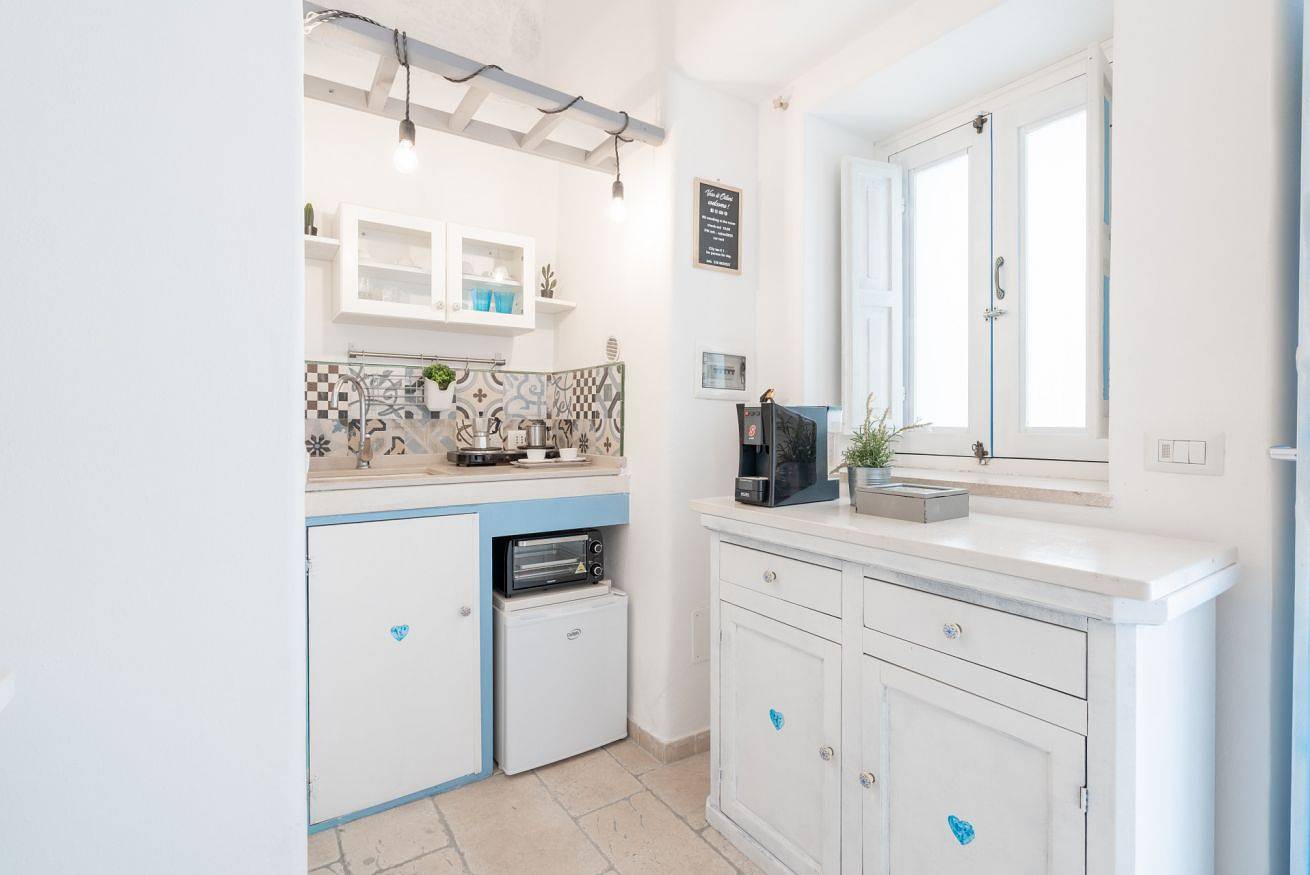 Entire apartment, Il Vico 12 Ostuni by Rentbeat in Ostuni, Salento
