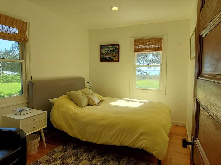 Vacation house for 7 people, with yard in Long Island