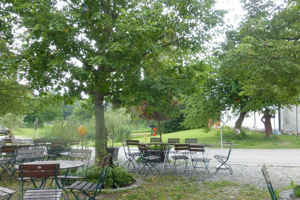 Ganze Wohnung, Ferien in der stilvoll eingerichteten \"Hirschwohnung\" mit Aussicht ins Grüne in Winterstetten, Leutkirch im Allgäu