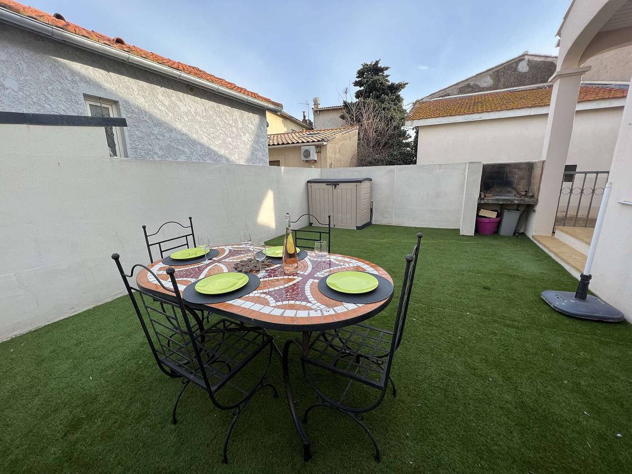 Central House with Terrace, Sleeps 6, Close to Beach and Shops in Valras-Plage, Côte d'Améthyste