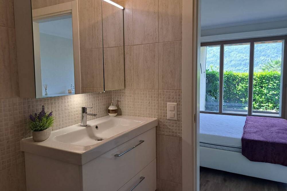 Ganze Wohnung, Residence mit Pool und Strand (Morcote Romance) in Morcote, Luganersee