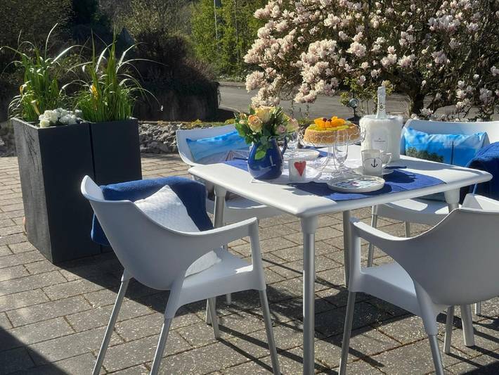 Ganze Ferienwohnung, Appartment "Lavendel" mit großer Terrasse in Obernhof, Lahn-Taunus